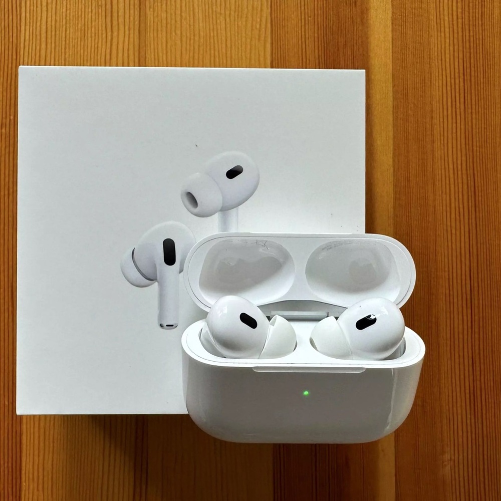 Apple AirPods Pro (2nd Generation) with MagSafe Wireless Charging Case - US Ship